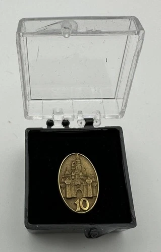 Disney Cast Member Employee Service Award Pin - 10 Years -Cinderella Castle