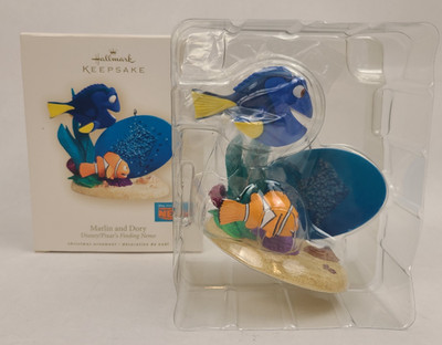 Hallmark Finding Nemo Marlin and Dory Lenticular Ornament Disney Pixar 2007