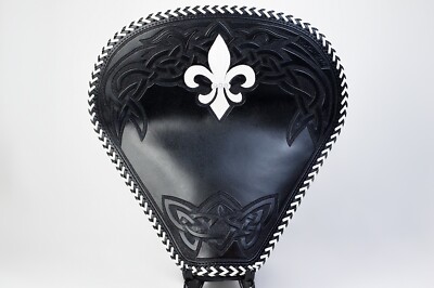 Harley Bobber Sitz '' Fleur de Lis'' weiß
