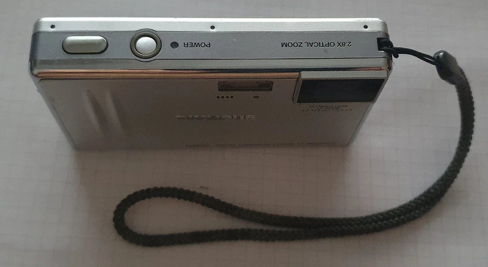 Olympus AZ-2 Zoom Digital Camera Olympus Kompaktkamera - Bild 2 von 4