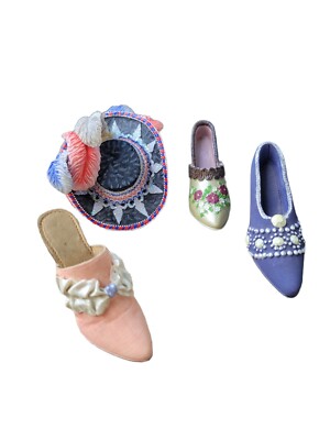 Lot of 4 Miniature display shoes and  Willow Hall hat Vintage 