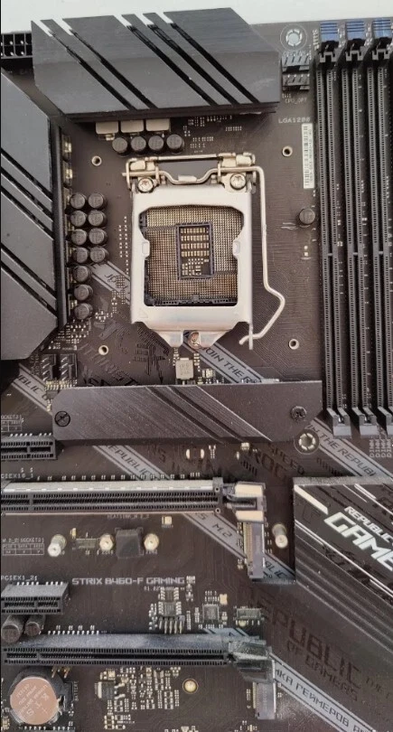 Placa Base Asus ROG STRIX B460-F GAMING COMO NUEVA - Imagen 3 de 3