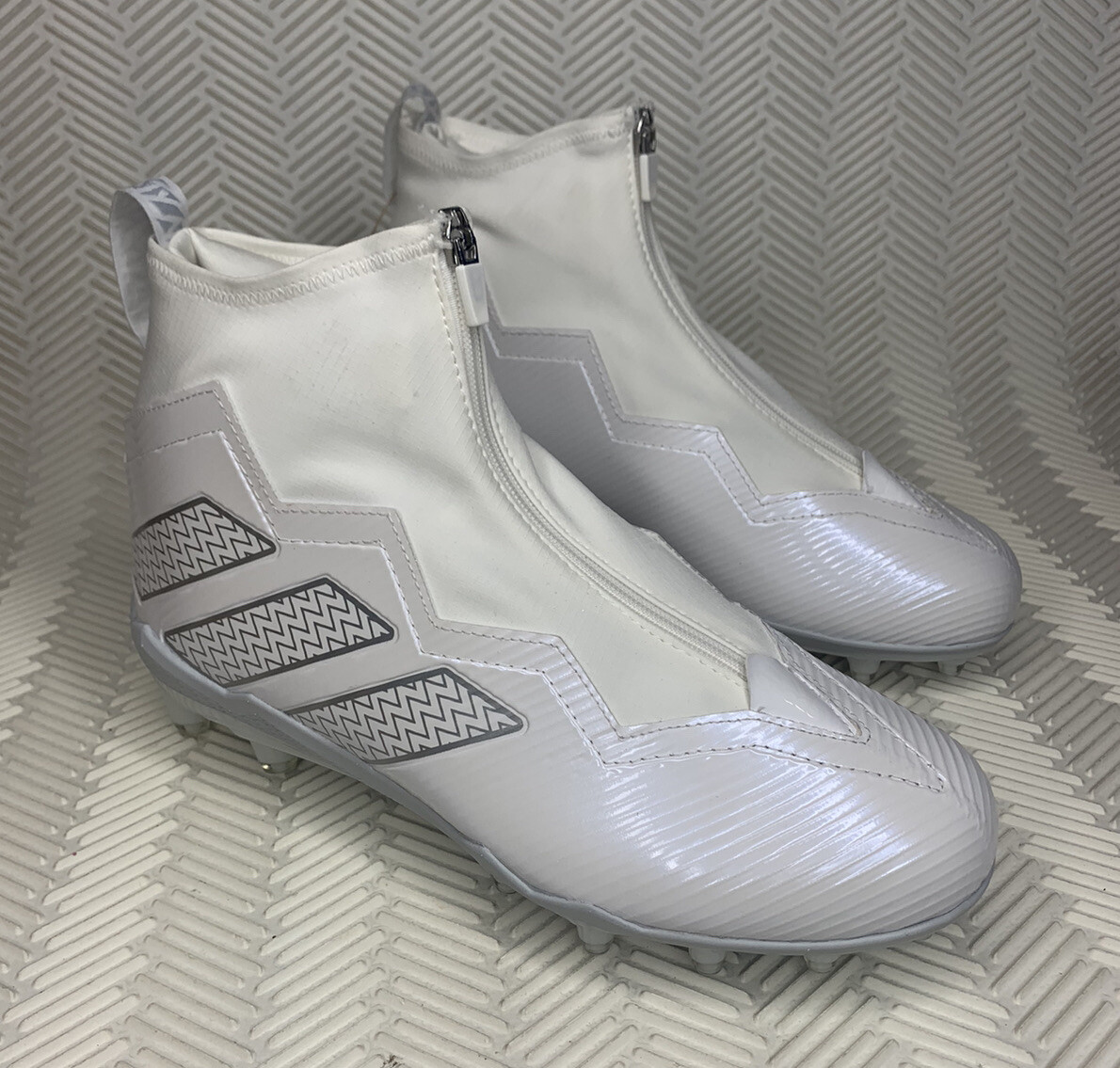 ⚠︎ ｍｕ ⚠︎ NEW Adidas Nasty 2.0 Football Cleats Mens Sz 10 White Silver