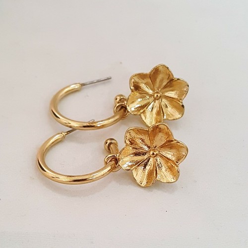 Talbots Women's Gold Plated Flower Hoop Earrings MSP $29.50 NWT - Picture 3 of 4