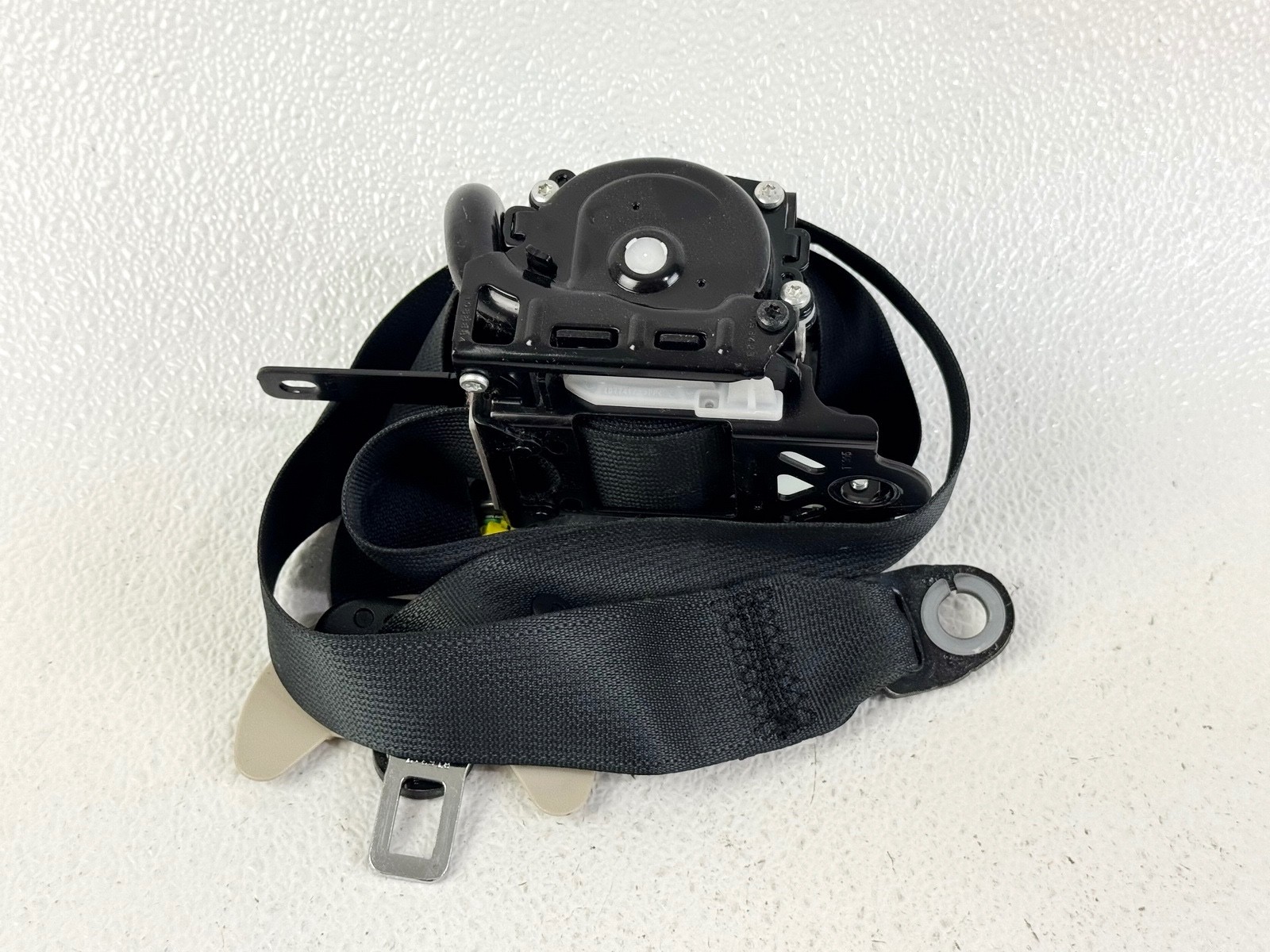 14-17 INFINITI QX80 FRONT RIGHT SIDE SEAT BELT SEATBELT RETRACTOR OEM