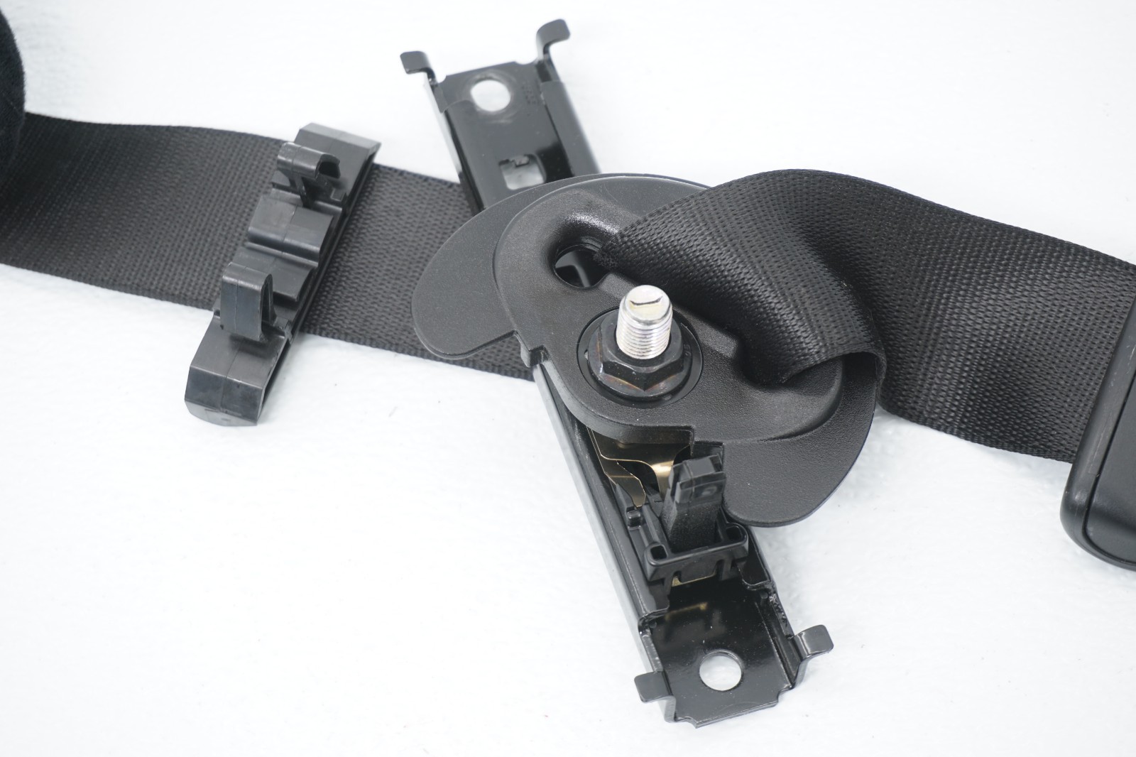 2014-2020 MASERATI GHIBLI OEM LEFT DRIVER FRONT SEATBELT RETRACTOR