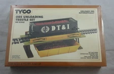 Tyco HO Scale Operating Ore Unloading Trestle Set w/Hopper Car #868