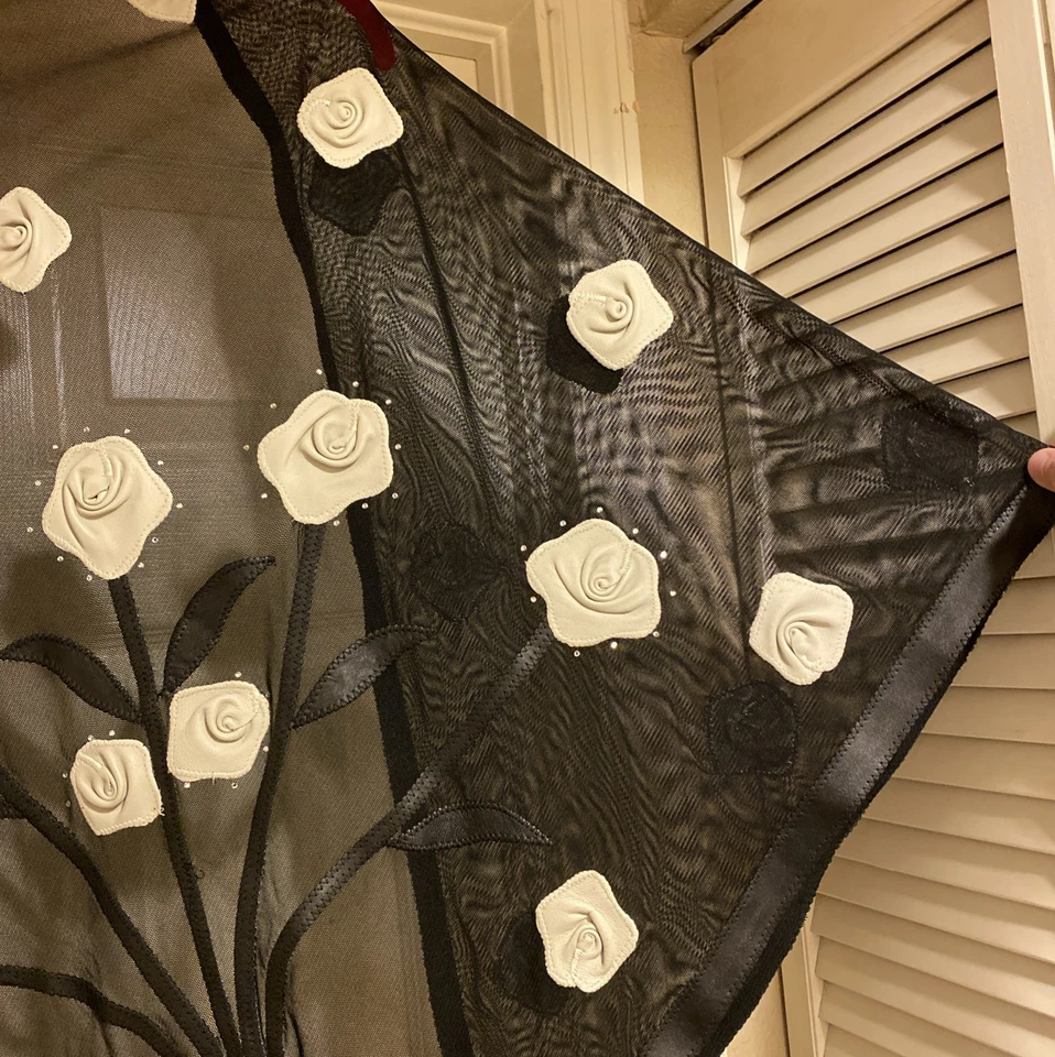 Rosetas 3D de cuero de malla transparente negro velo chal gótico romántico Foto 3 de 4