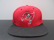 VINTAGE Tampa Bay Buccaneers Hat Cap Snap Back Red Black Football Logo 7 Mens