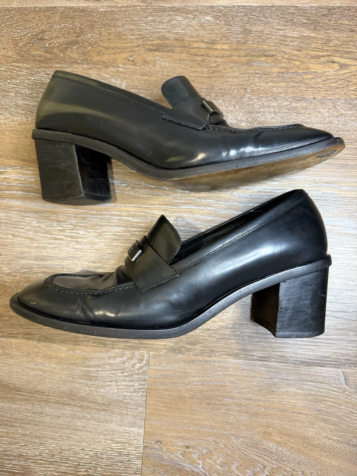 Mocasín Gucci de cuero negro con tacón ancho con metal plateado talla US 9 B Foto 2 de 4