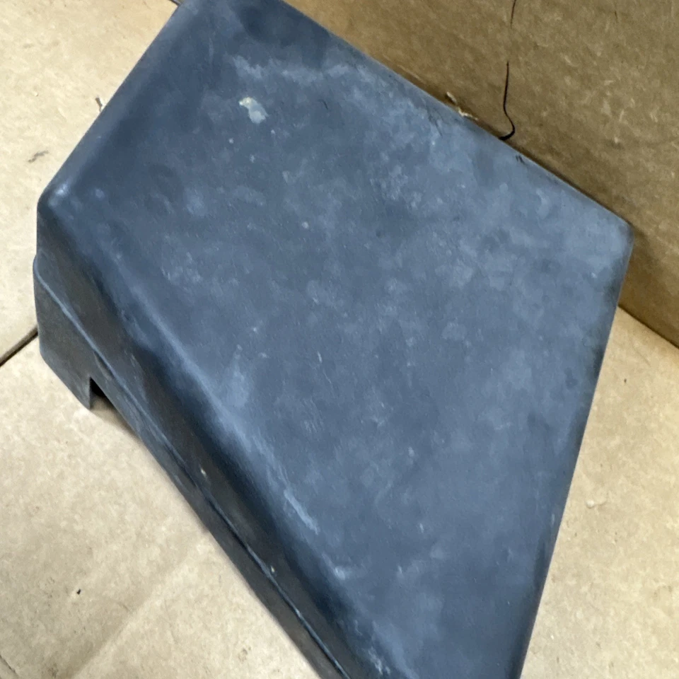 2017-2023 SUBARU IMPREZA FRONT ENGINE FUSE RELAY JUNCTION BOX COVER OEM B114 - Image 3 of 4