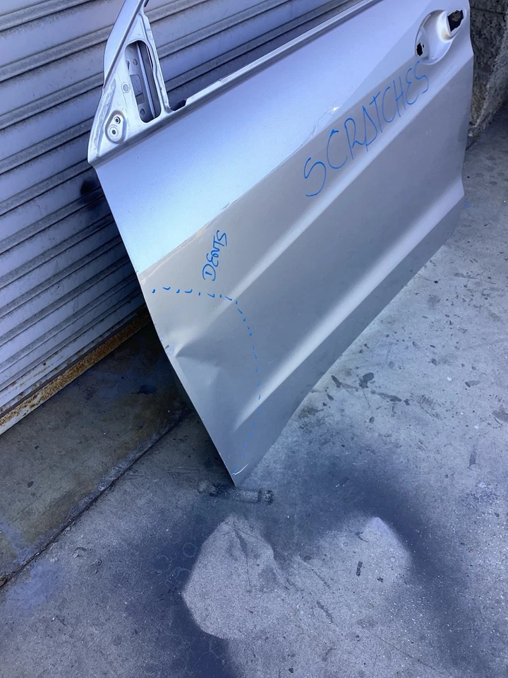 Honda HR-V 2016-2022 puerta delantera izquierda carcasa usada OEM  Foto 4 de 4