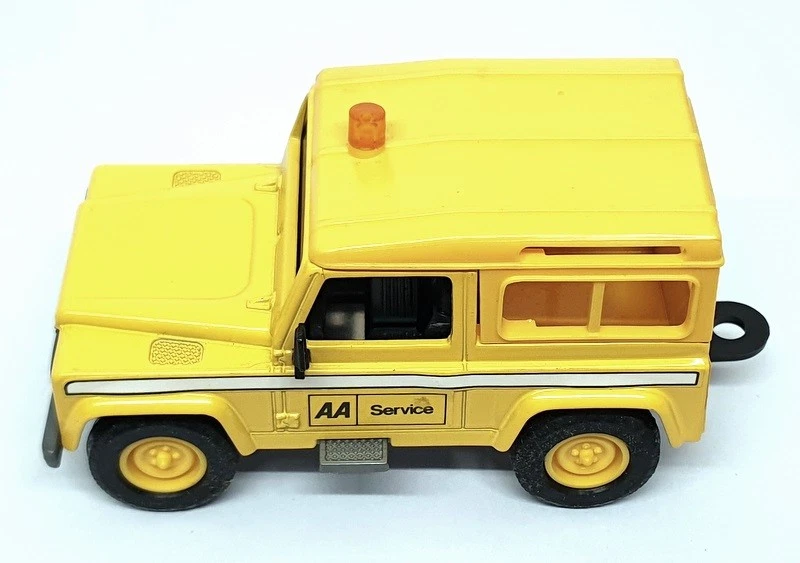 Ertl escala 1/32 fundido 2596 - Land Rover com engate de reboque (AA) - Amarelo - Imagem 4 de 4