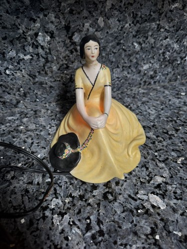 Vintage Fulper Pottery Lady Sitting With Hat Lamp Yellow Dress Flowers - Cracked - Picture 2 of 5