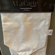 NWT Dainty Home Table runner 100% Poly 13x72 Inches Reversible Cream And White