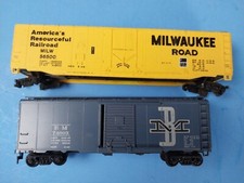 As Is HO Scale Lot Of 2 Train Box Cars FOR PARTS OR REPAIR. See Images Var