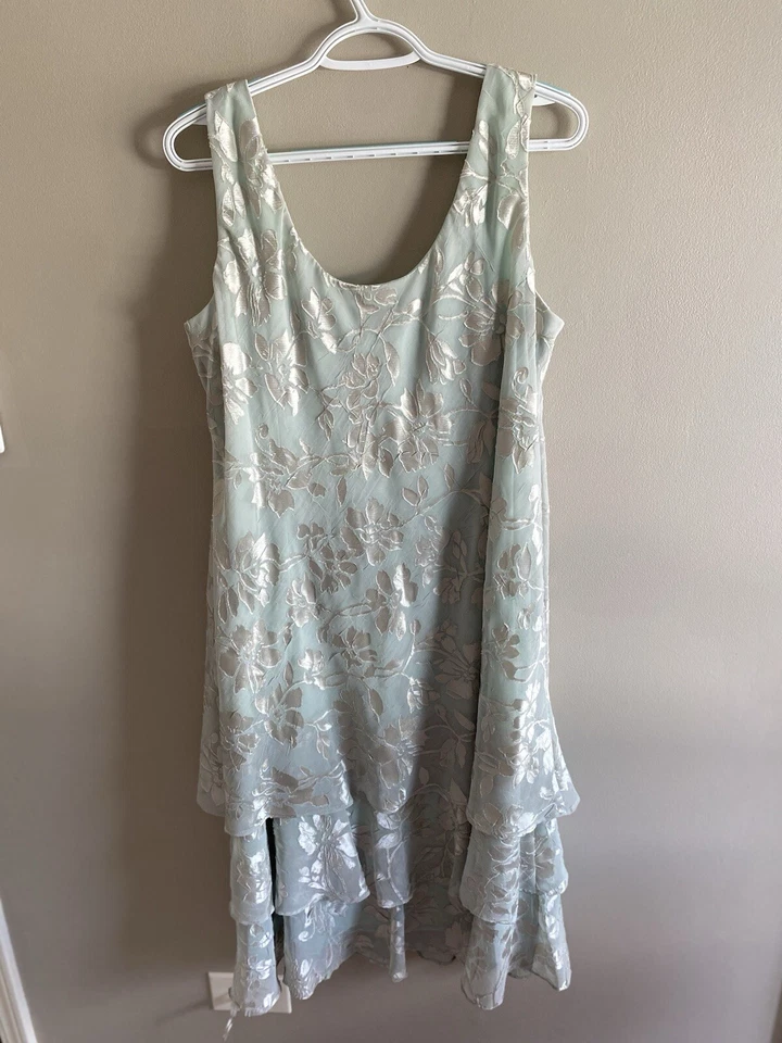 Vestido De Colección R&M Richards Mujer 18WPT Niveles Midi Salvia Seda Burnout Multicapa 90’ Foto 3 de 4