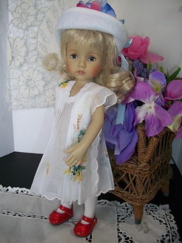 10" Boneka "Paris Spring" Hanky Dress, Hat and Half Slip - Picture 2 of 6