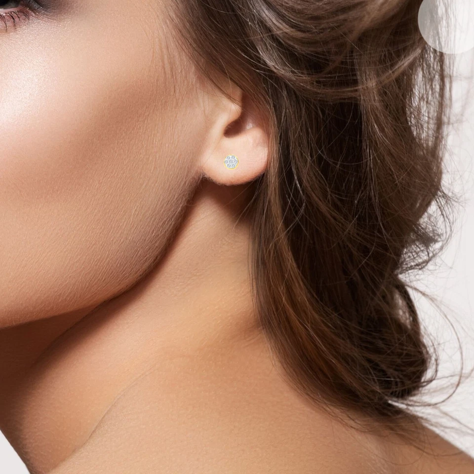 Mini aretes pequeños redondos de diamantes pavé naturales de 0,14 quilates de oro amarillo macizo de 14 quilates Foto 4 de 4