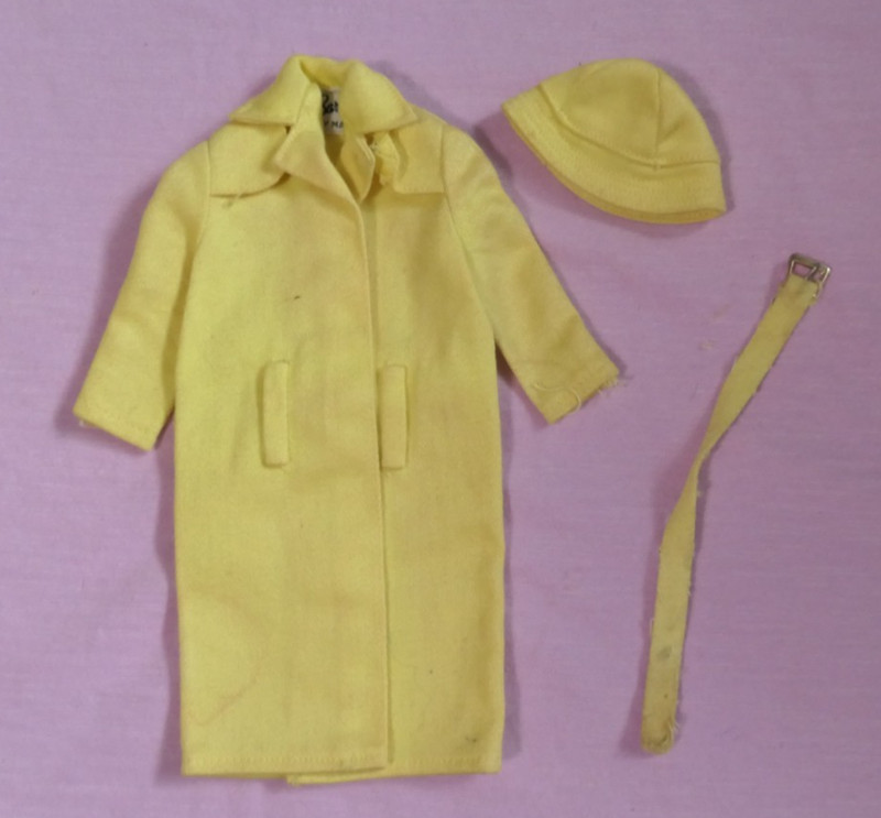 Vintage Barbie Clothes - Vintage Barbie 949 Raincoat