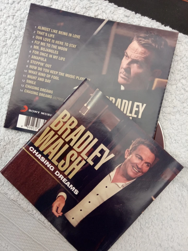 (no CD Boxes ) TV comic -BRADLEY WALSH - Amapola /That's life - Image 1 of 1