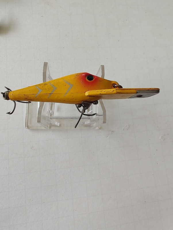 #851 VINTAGE FRED ARBOGAST HUSTLER YELLOW SHORE FISHING LURE