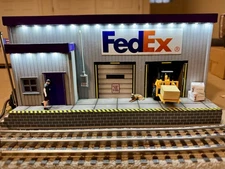 Menards O Scale FedEx Freight Building w/Operating Forklift and LED Lighting