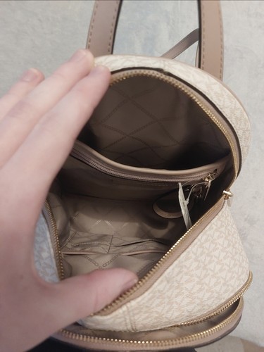Michael Kors Rhea Medium Color-Block Metallic Logo Backpack - Pink/biege Colour - Picture 4 of 9