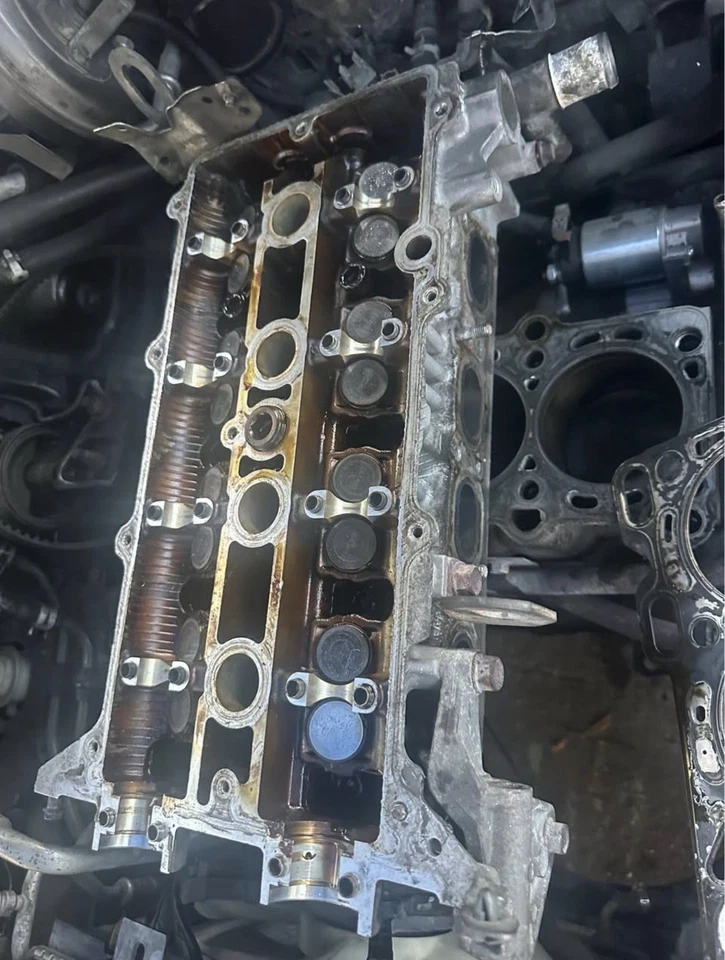 02 Mazda Protege 2.0 L culata motor - PIEZA OEM USADA Foto 3 de 4