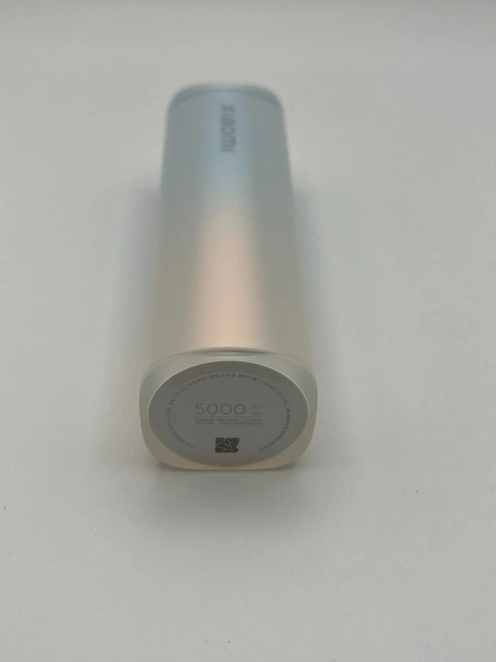 Xiaomi 5000 mAh Power Bank Lip Stick Tamaño Compacto 20W Carga Máxima Foto 2 de 4