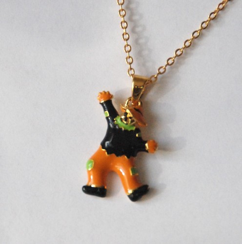 Fall Scarecrow Pendent Necklace / Dainty Pendent 18" Gold-tone Chain / NWT - 第 1/1 張圖片