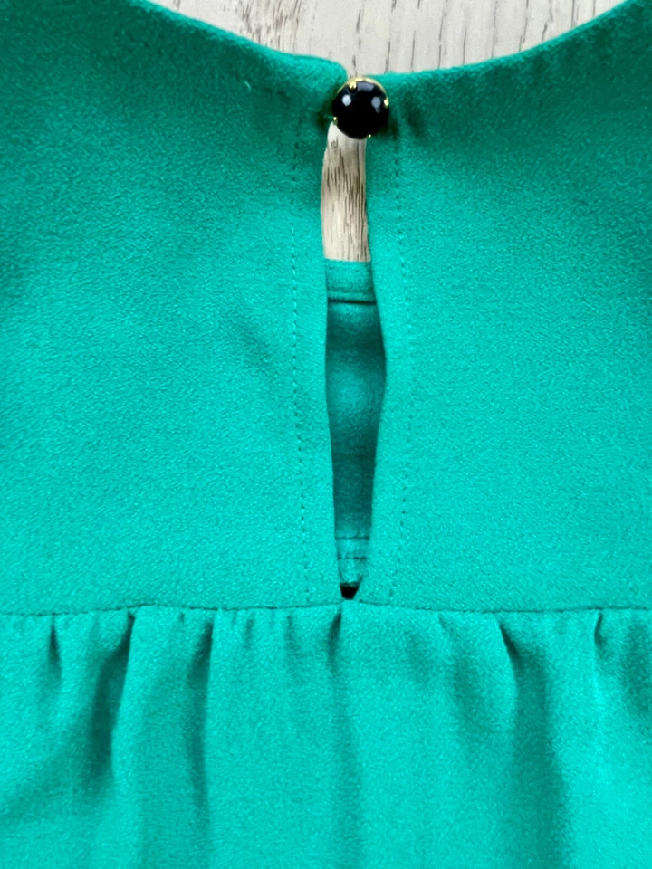 KATE SPADE DRESS Girls HOLIDAY Green Ruffles Size: 4 EUC FREE SHIP - Image 4 of 4