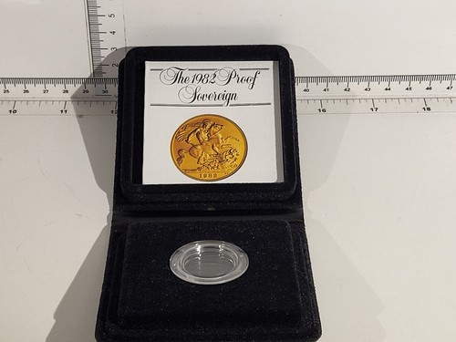 (L1098) 1982 Gold Proof Sovereign Empty Box With Capsule And COA