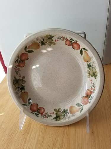 Wedgwood QUINCE 7 3/8" Coupe Soup Bowl Design In Oven to Table Fruit Ring