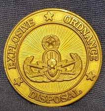 Vintage US Navy Explosive Ordnance Disposal EOD Initial Success Challenge Coin