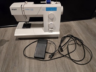 Pfaff Hobby 1122 Sewing Machine-german design-with foot pedal