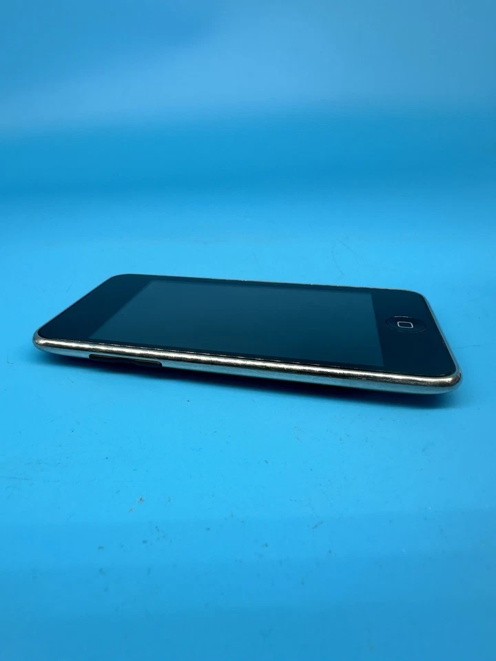 Apple iPod Touch 3rd Generation A1318 32GB, Black/Silver - Tested - Image 4 of 4