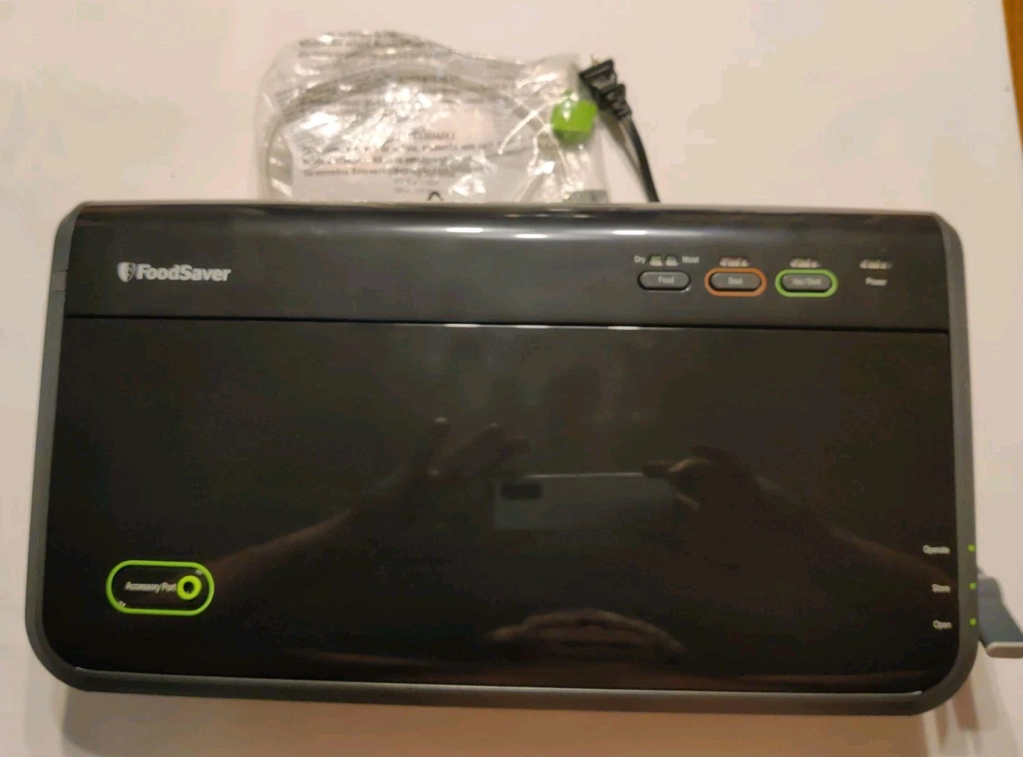 FoodSaver FM 2100-000 Vacuum Sealing System