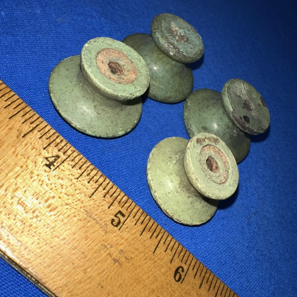 4 tiradores de cajón de madera redondos pintura verde chippy vintage ¡Bonito aspecto! Foto 4 de 4