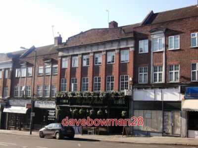 PHOTO  THE FOXLEY HATCH PUBLIC HOUSE PURLEY  ON THE A23 PURLEY WAY HEADING INTO