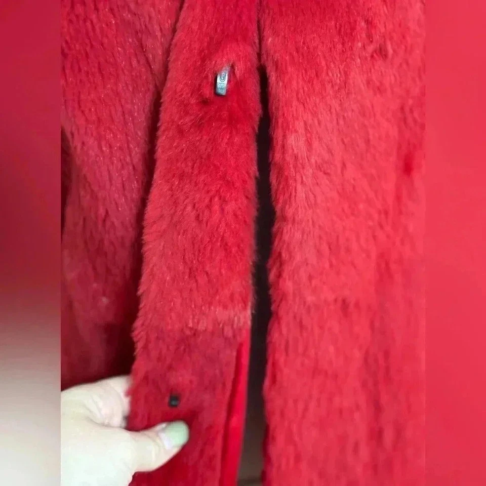 Abrigo rojo de piel de conejo español Bernardo talla mediana Foto 2 de 4