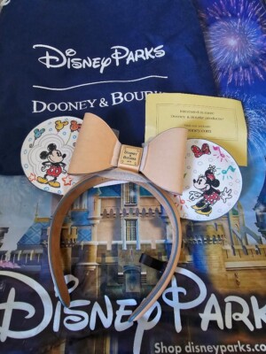 2024 Disney Parks Dooney & Bourke Sketch Mickey & Minnie  display picture 3