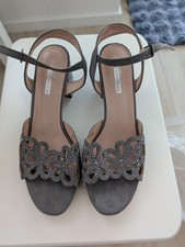 elegante Sandale mit Absatz / Gr. 41 / Riemch...