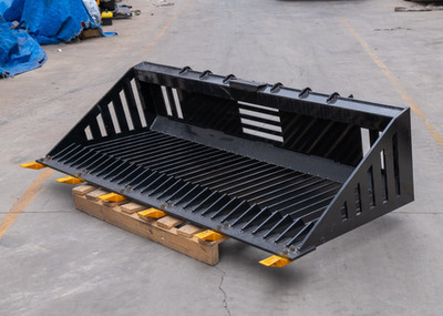 56'' Rock Bucket Attachments For Bobcat Skid Steer Loader Sand Bucket With Teeth
