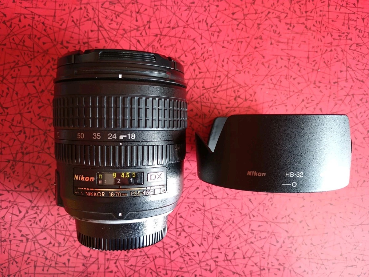Nikon DX SWM ED IF Aspherical 67 Lens With Shade 18-70mm 1:3.5-4.5