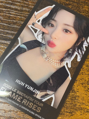 Yunjin Le Sserafim 2023 Tour Flame Rises Photocard Kpop