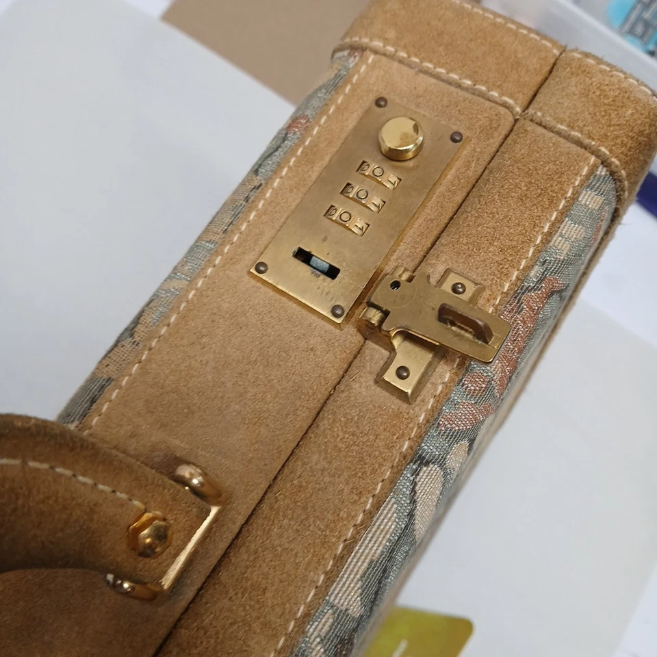 French Luggage - Fabric & Leather Briefcase-with Lock Tapestry Embroidery Floral - Image 4 of 4