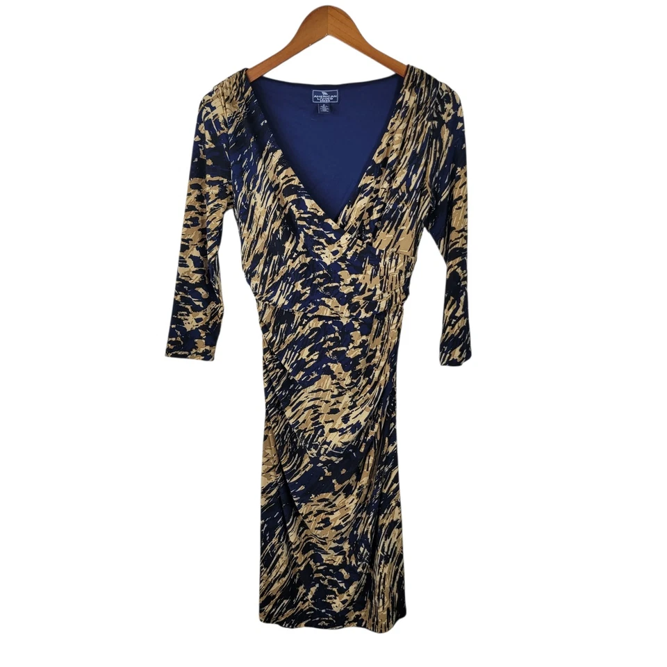 Vestido American Living tamanho 2 festa elástica cintura franzida envoltório falso azul marinho bronzeado - Imagem 2 de 4