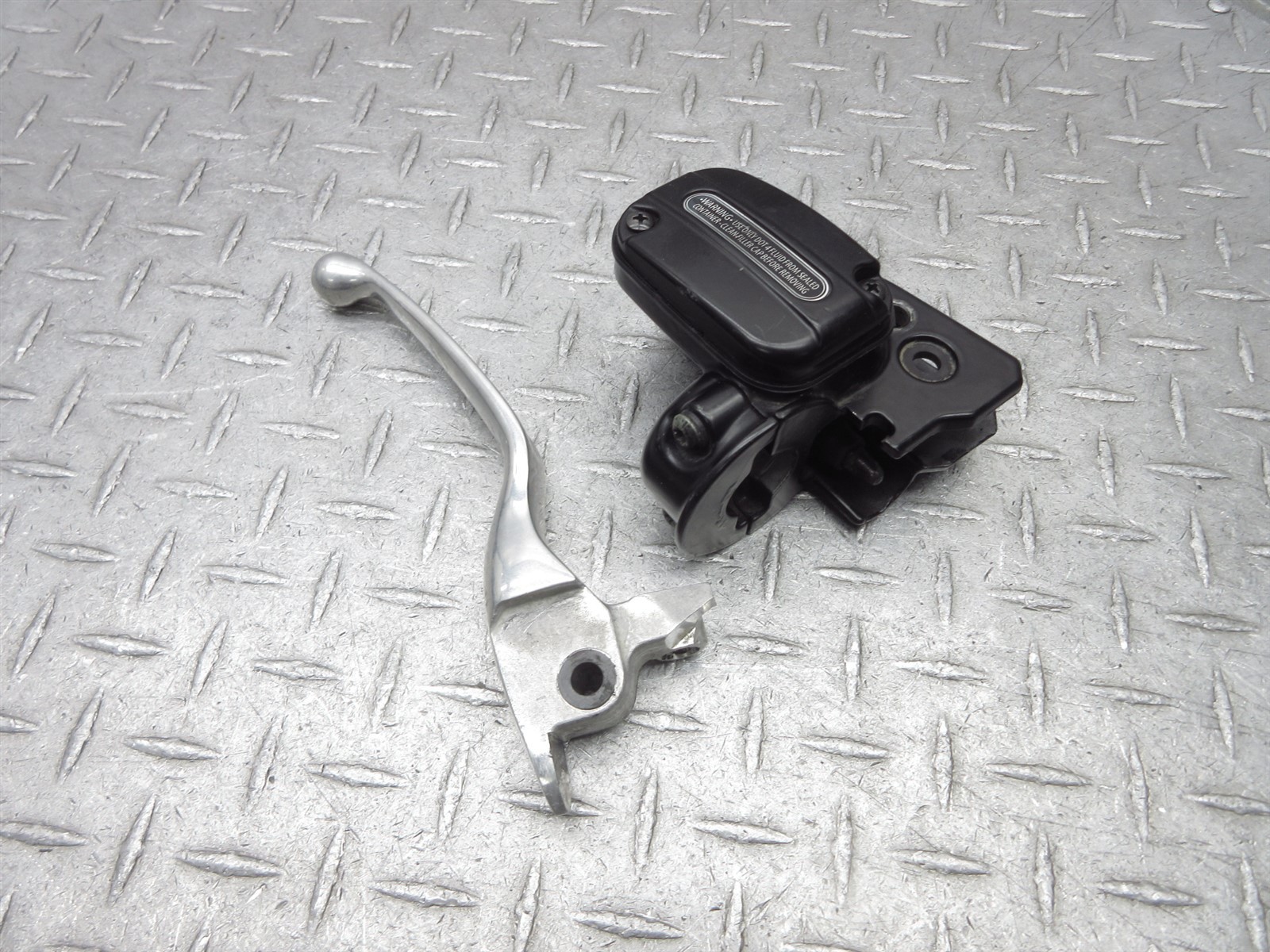 2012 Harley Road Glide FLTRU Front Brake Master Cylinder Pump Lever Control