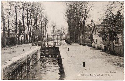 CPA 18 Herry Le Canal et l Ecluse (1930er Jahre) gestempelt Sämaschine 20c lila-rosa